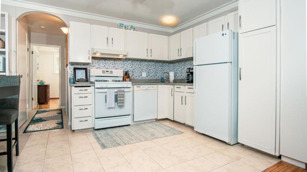 Molokai Island Retreat With Beautiful Ocean Views And Pool - Newly Remodeled! Apartment Ualapue Exterior foto